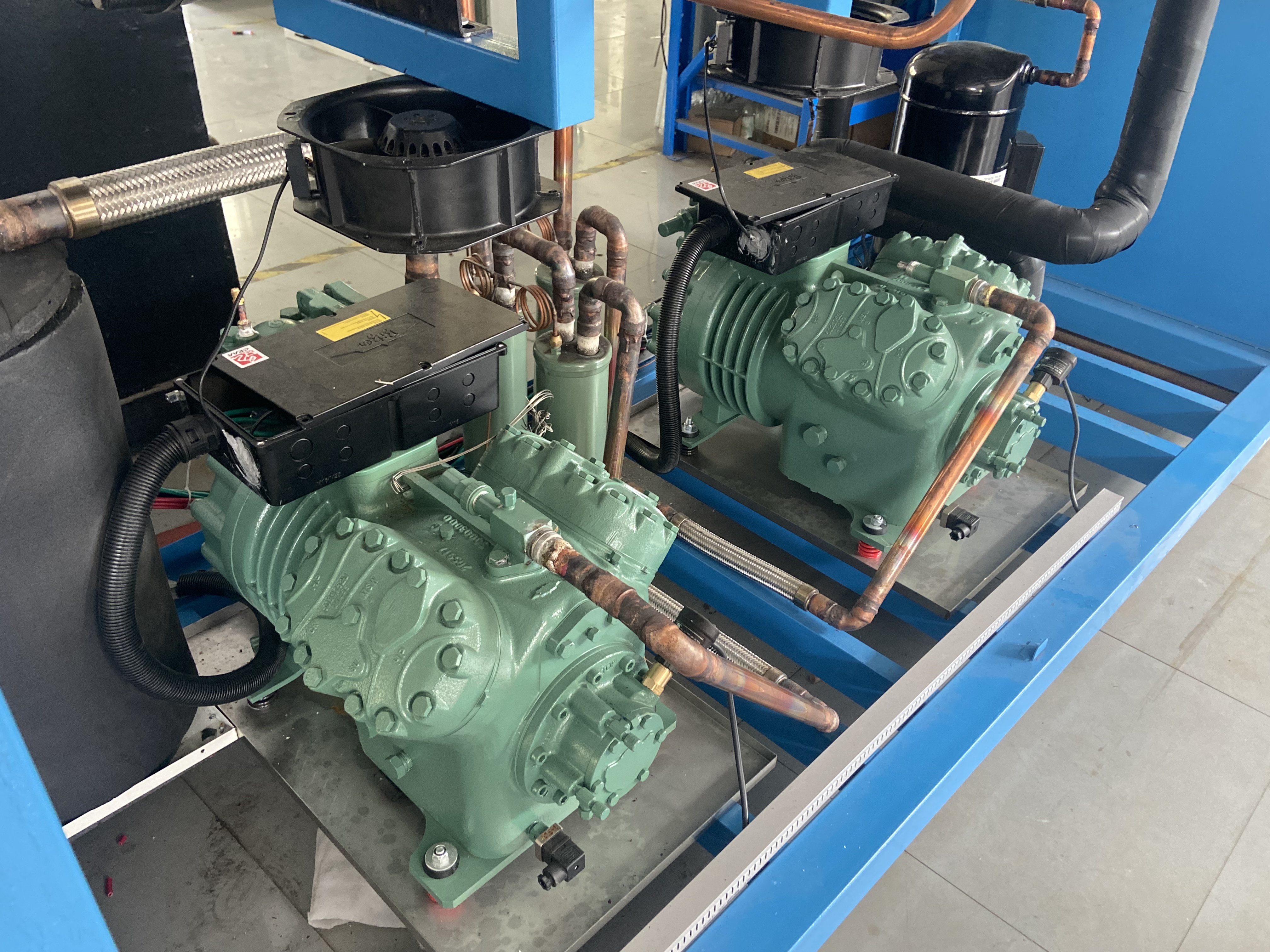 試驗(yàn)箱比澤爾壓縮機(jī)示意圖